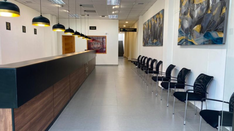 FELICITAMOS A NOTARIA ANGELITA HORMAZÁBAL POR MODERNAS OFICINAS. thumbnail