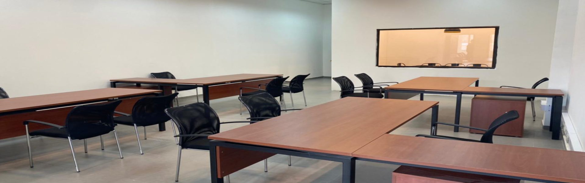 FELICITAMOS A NOTARIA ANGELITA HORMAZÁBAL POR MODERNAS OFICINAS. thumbnail