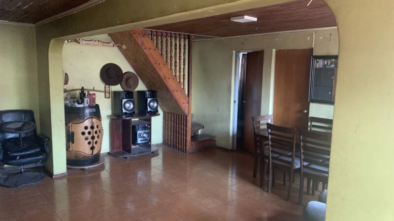 CASA EXCELENTE UBICACIÓN, 2 PISOS Y 4 HABITACIONES. $85.000.000.- thumbnail